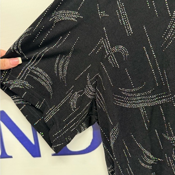 Bentley Plus 1x black and sequce rhinestone bling sleeve top. NWT - Picture 4 of 8